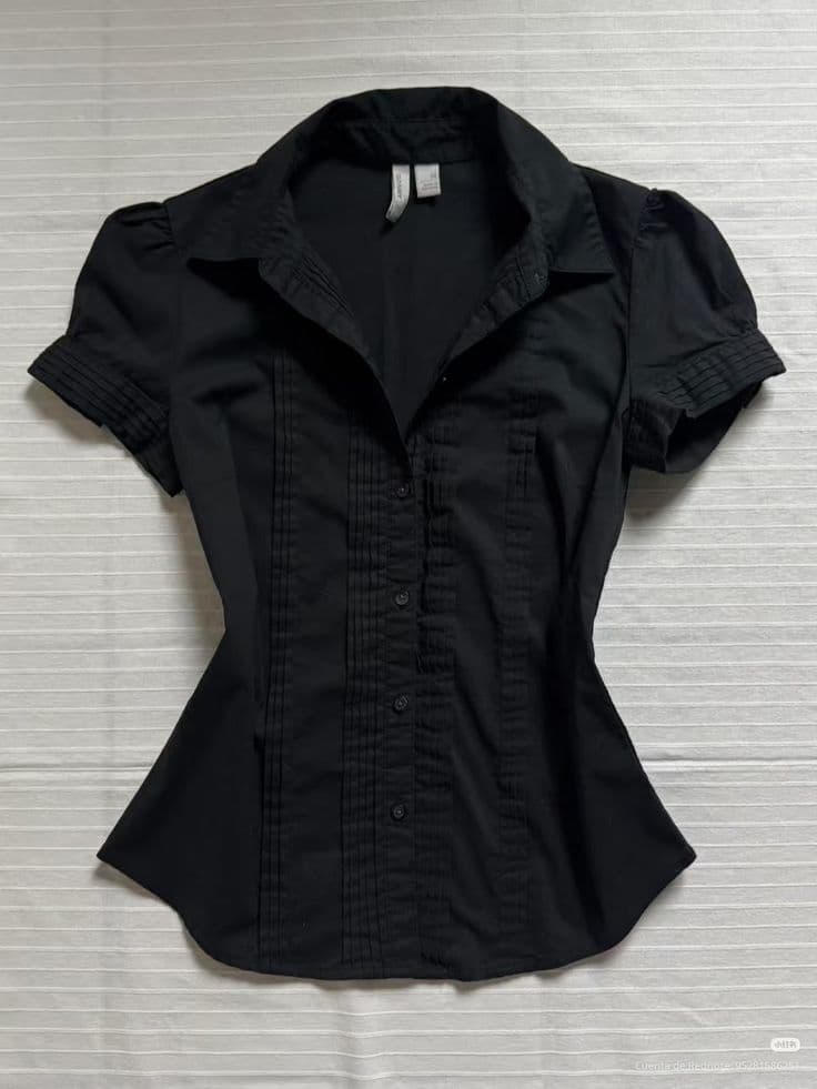 Camisa negra de botones 