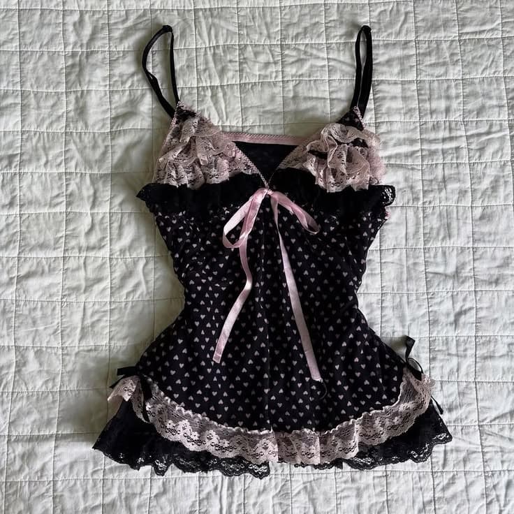 Camisa negra con rosado y encaje negro  8